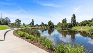 Modern Crestwood Retreat - 2BR Near Canberra City - 8