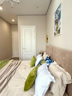 Шикарные Апартаменты 2 Минуты От Метро - Almaty - 7