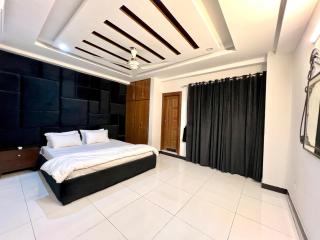 LUX 3 Bedroom Penthouse Apartment islamabad - 5