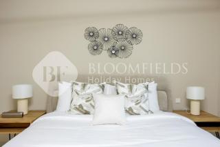 Bloomfields Spacious 2BR Beach Access Escape - 2