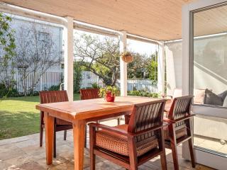 Sunny Thesen Islands Cottage - 3