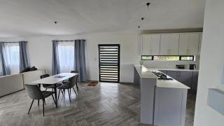 Modern Farmhouse, Pool, WiFi in Estate - 3