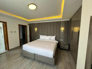 Hammer Luxury Guesthouse - 1