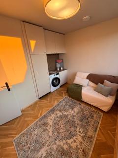 Barcelona Apartment - 8