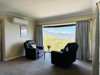 Stunning sandy bay retreat - 6