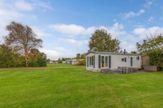 'Langs de Kleine Haven', Sfeervol Chalet op 5 Sterren Vakantiepark De Kuilart - 0