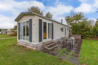 'Langs de Kleine Haven', Sfeervol Chalet op 5 Sterren Vakantiepark De Kuilart - 2