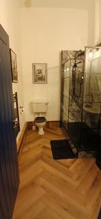 89A Bank Street 3 bedroom - 6