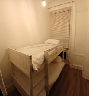 89A Bank Street 3 bedroom - 2