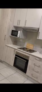 One on Heather Midrand - 8