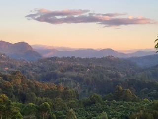 Hondo Hondo mountain view - 2