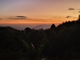 Hondo Hondo mountain view - 1