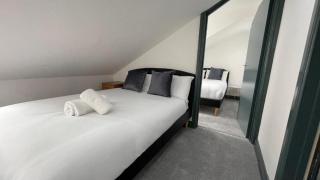 Modern Comfort Rooms in Spacious Home by YO ROOM! Free Parking at Aylestone - Leicester - 6