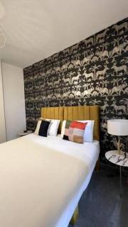 Modern Comfort Rooms in Spacious Home by YO ROOM! Free Parking at Aylestone - Leicester - 9
