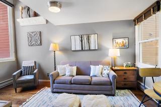 Snowy Peak Views from Living Room, 2 Parking Spaces, Walk to Ski condo - 7