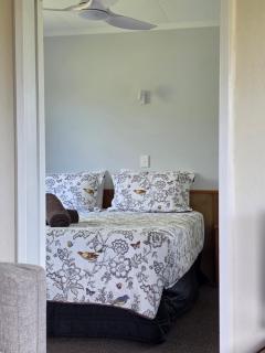 Fletcher Christian Apartments - Isabella Suites - Burnt Pine - 6