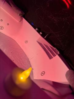 Love room avec jacuzzi privé - 2