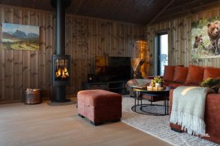 Ny og moderne hytte med sauna, jacuzzi og eget spillrom med biljard og dart Gratis elbillading og strøm inkludert i prisen - 2