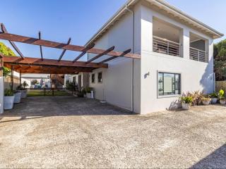 Hermanus Cliff Path Lodge - No Load-shedding - 8