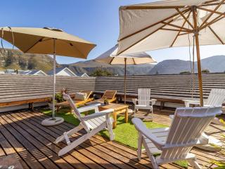 Hermanus Cliff Path Lodge - No Load-shedding - 4