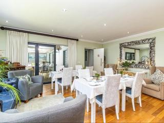 Hermanus Cliff Path Lodge - No Load-shedding - 3