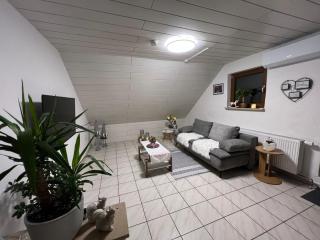 Ferienparadies Volkach 2 Zimmern DG 80m 2 - 3