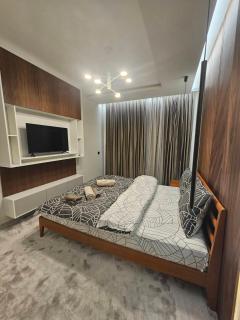 Luxury Forest Apartment - 3