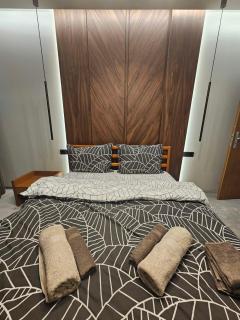 Luxury Forest Apartment - 4