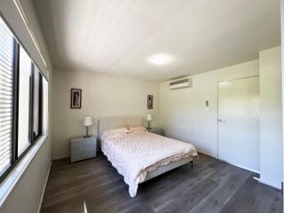 Spacious Family Townhouse near Kingston & Manuka - 9