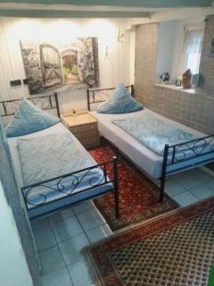 Ferienwohnung Sleeps 6 with Whirlpool - 6