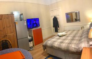 Twin room close to Royal Troon free parking - 7