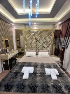 TH Old City Hotel - 9