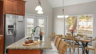 Pelican Retreat by AvantStay 5 MINS TO BEACH Pet Friendly w Pool BBQ - 7