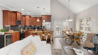 Pelican Retreat by AvantStay 5 MINS TO BEACH Pet Friendly w Pool BBQ - 1