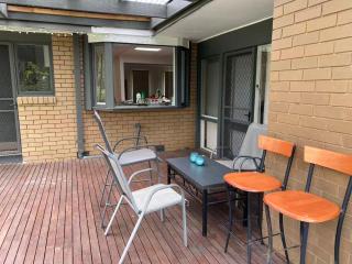 Serene 4Bed2Bath House w Parking Near Mornington Peninsula - 8