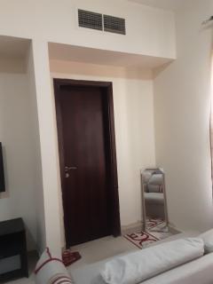 Cozy Oasis, one Bedroom with private Toilet and kitchen - 2