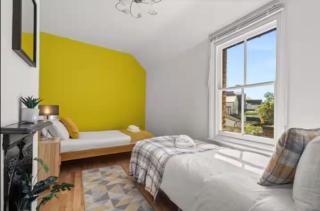 Family Home! FREE Parking, Fast WiFi and Garden - Kingston upon Thames - 0