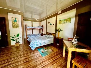 Villas Ela en Bahía Ballena Uvita hermosas habitaciones privadas grandes, piscina, cocina, jacuzzi, aire acondicionado, tv, baño privado, parqueo gratis y terraza - 8