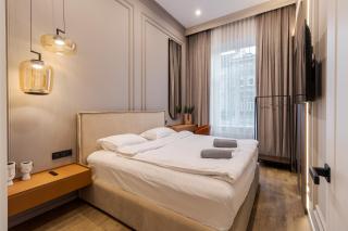 LEOGRAND VIP Apartments on Sholom-Aleyhema 1 - 3