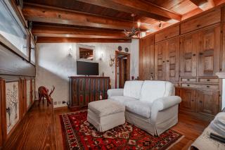 GuestHost - Cortina Charming Wooden Alpine Nest - 0