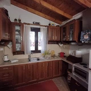 Vrachni Stone House - 1