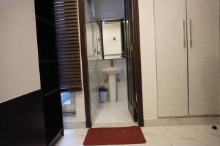 Modern 3 Bedroom Entire Home in DHA Phase 6 Near Raya - Lahore - 9