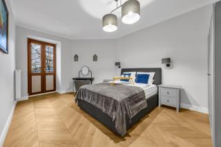 2-Bedroom Downtown Apt - 75m2, AC and Balcony - by Rentujemy - 0