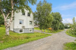 Stylish Private Rooms in Lofoten Guesthouse - 4
