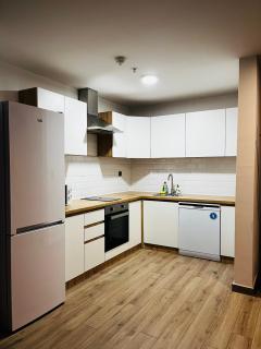 28th Floor Sky City View Apartment - 5