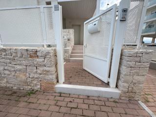 Donna Gemella - Home - 9