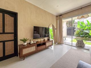 Designer Arch Home with Garden & Workspace Canggu - 7