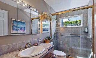 Coastal Four-Bedroom Beach House With Rooftop Deck and Ocean Views - 4