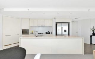 SKYHOME with Panoramic Harbour & Bridge View - 2