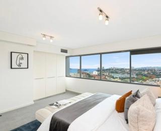 SKYHOME POTTS POINT with Panoramic Harbour & Bridge CITY SKYLINE View POOL GYM & 2 Min to Opera house & CBD Free Parking - 3